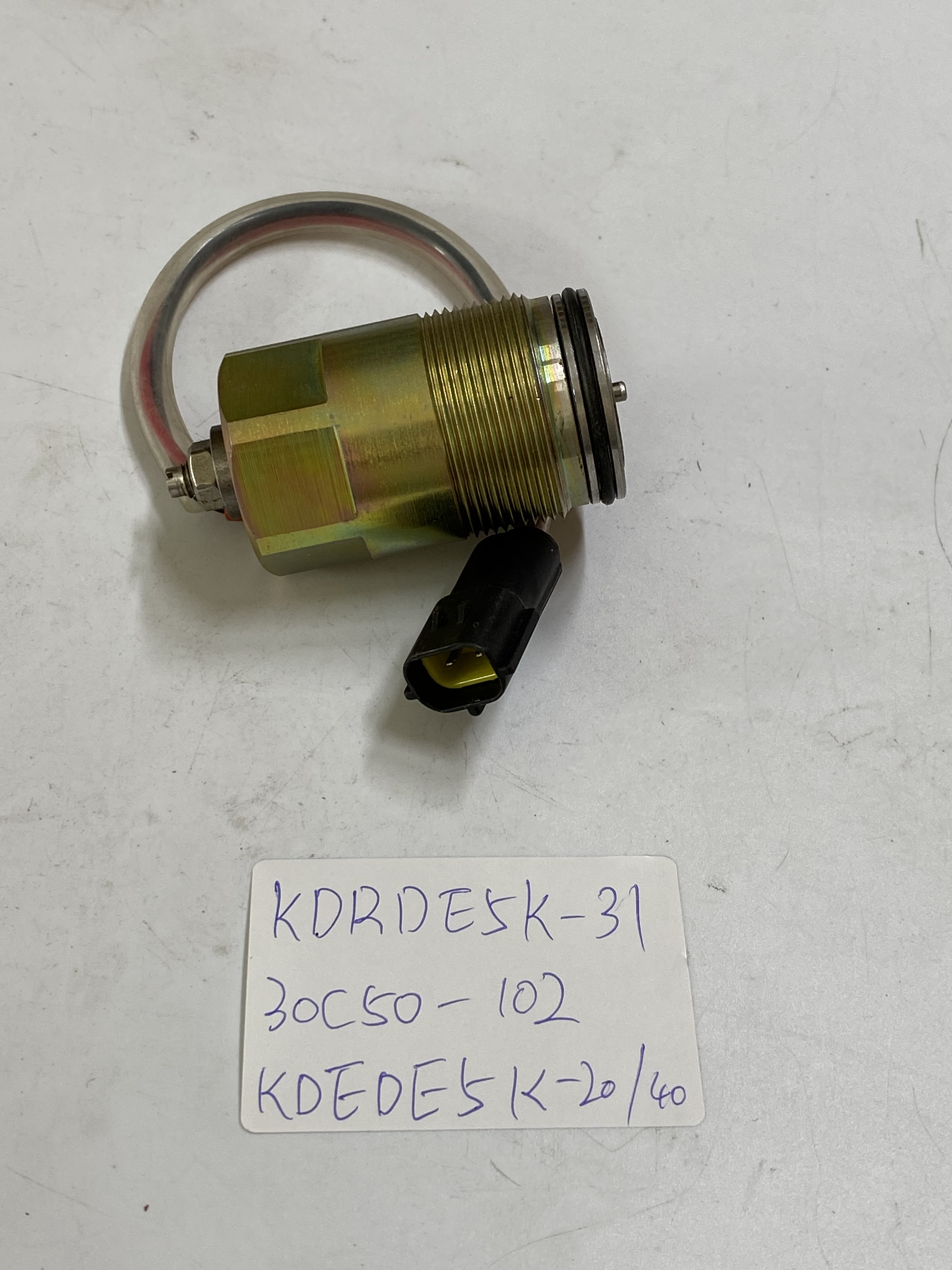 Excavator Hydraulic Pump Solenoid Valve KDRDE5K-31 30C50-102 KDEDE5K-20/40