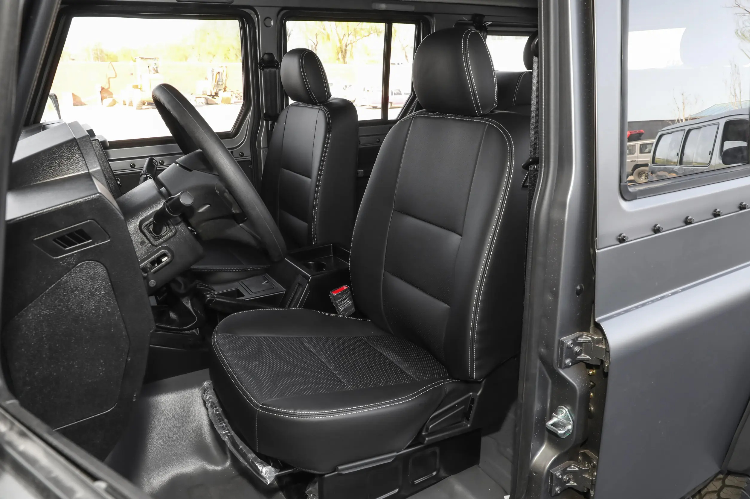 BAIC BJ 212 Small Size SUV 2.4T Maximum 211 Horsepower L 4 Gas Car With 6 Gearbox Max Speed 150KM/H Petrol Car 4WD Manual Car