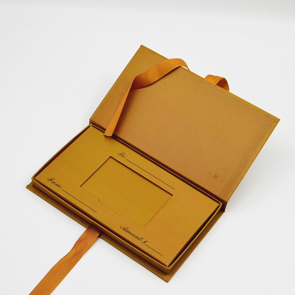 custom luxury packaging box for credit card and member card packaging