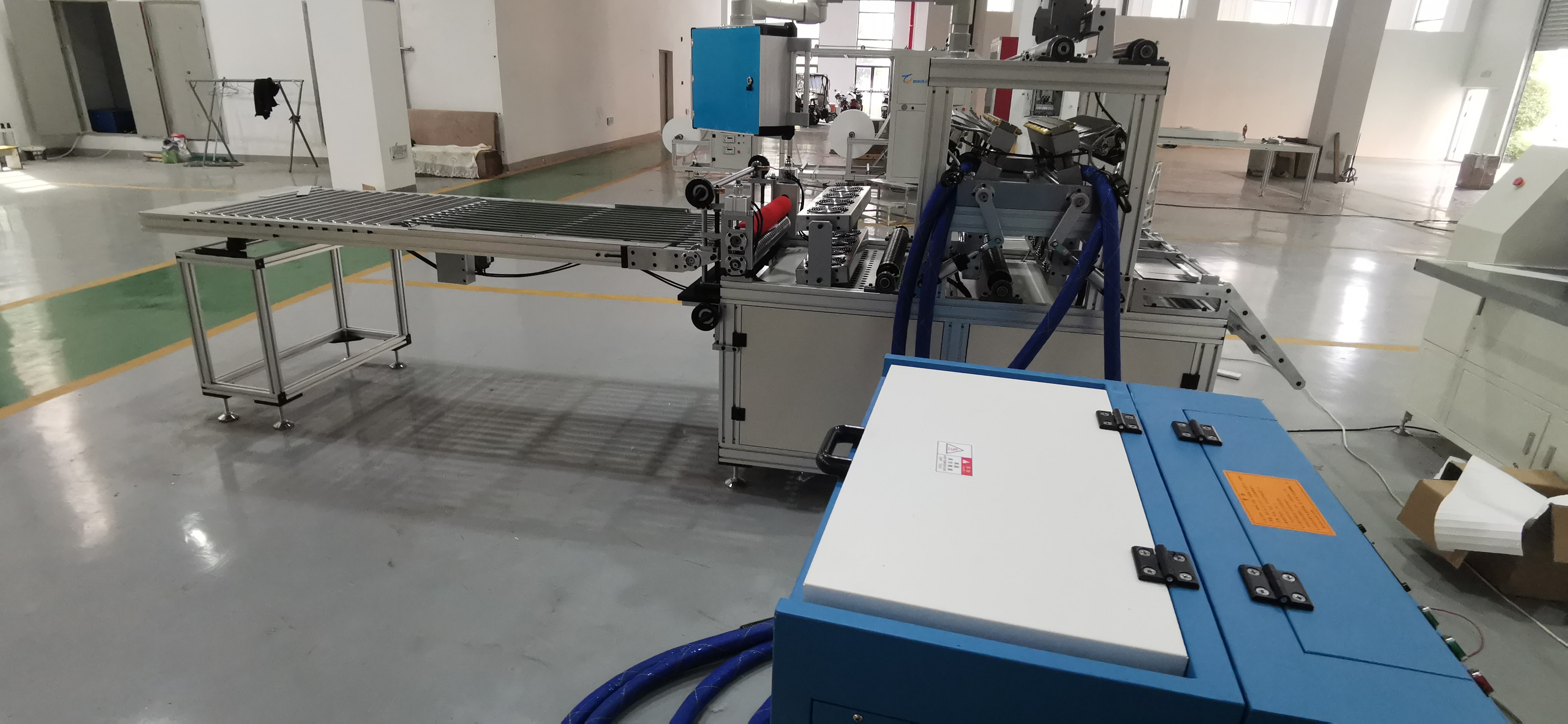 Full Auto Filter Production Equipment 220V / 380V Filter Production Line With Gluing