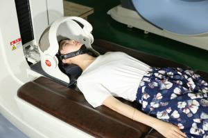 Quality Alien Capsule Disc Decompression Machine Hydraulic Drive 30 -150KG Patients Weight wholesale