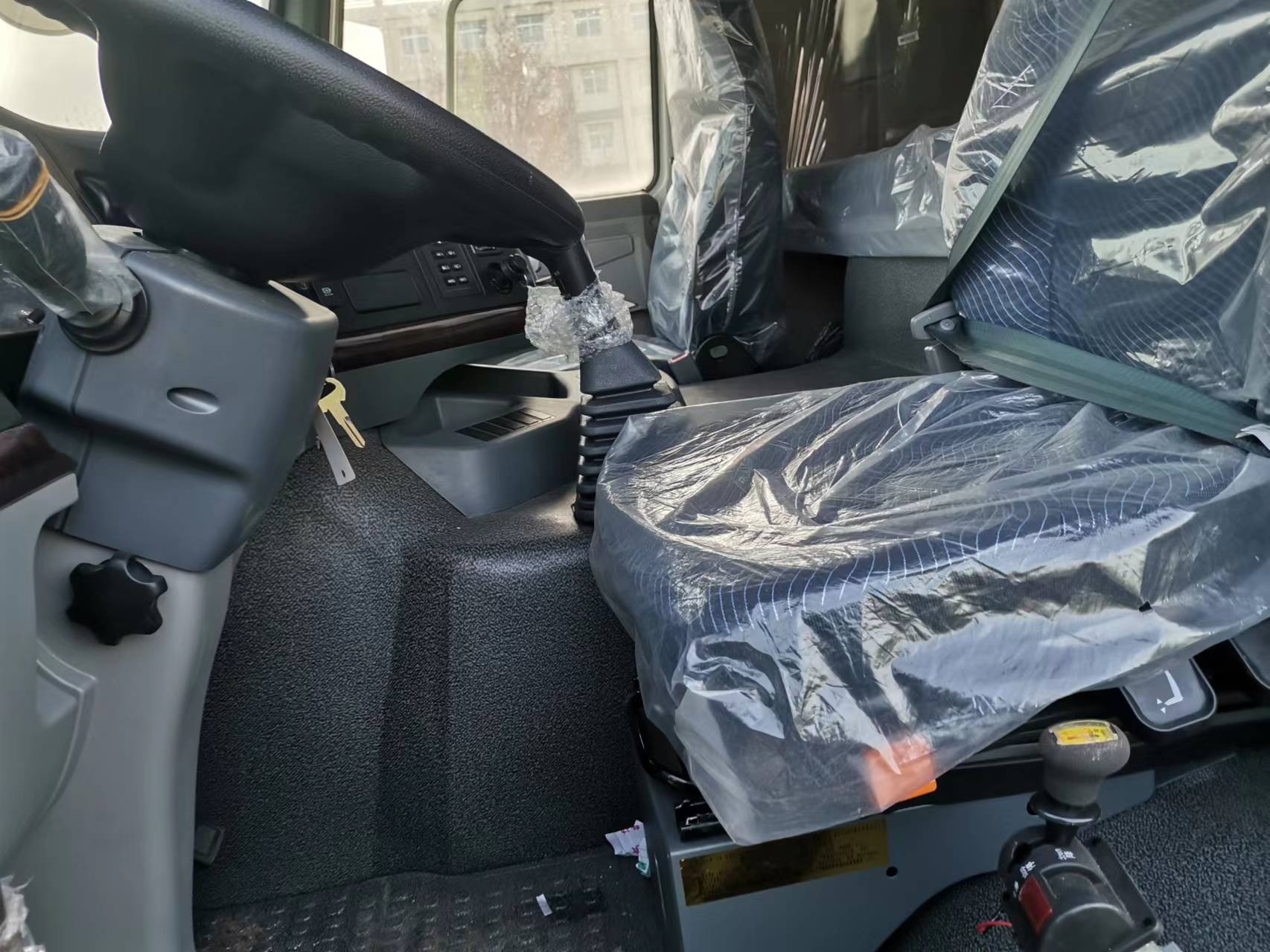 None Touch Screen 371hp or 400hp Sinotruk Howo 8x4 Tipper Truck Dump Truck for 40ton Load