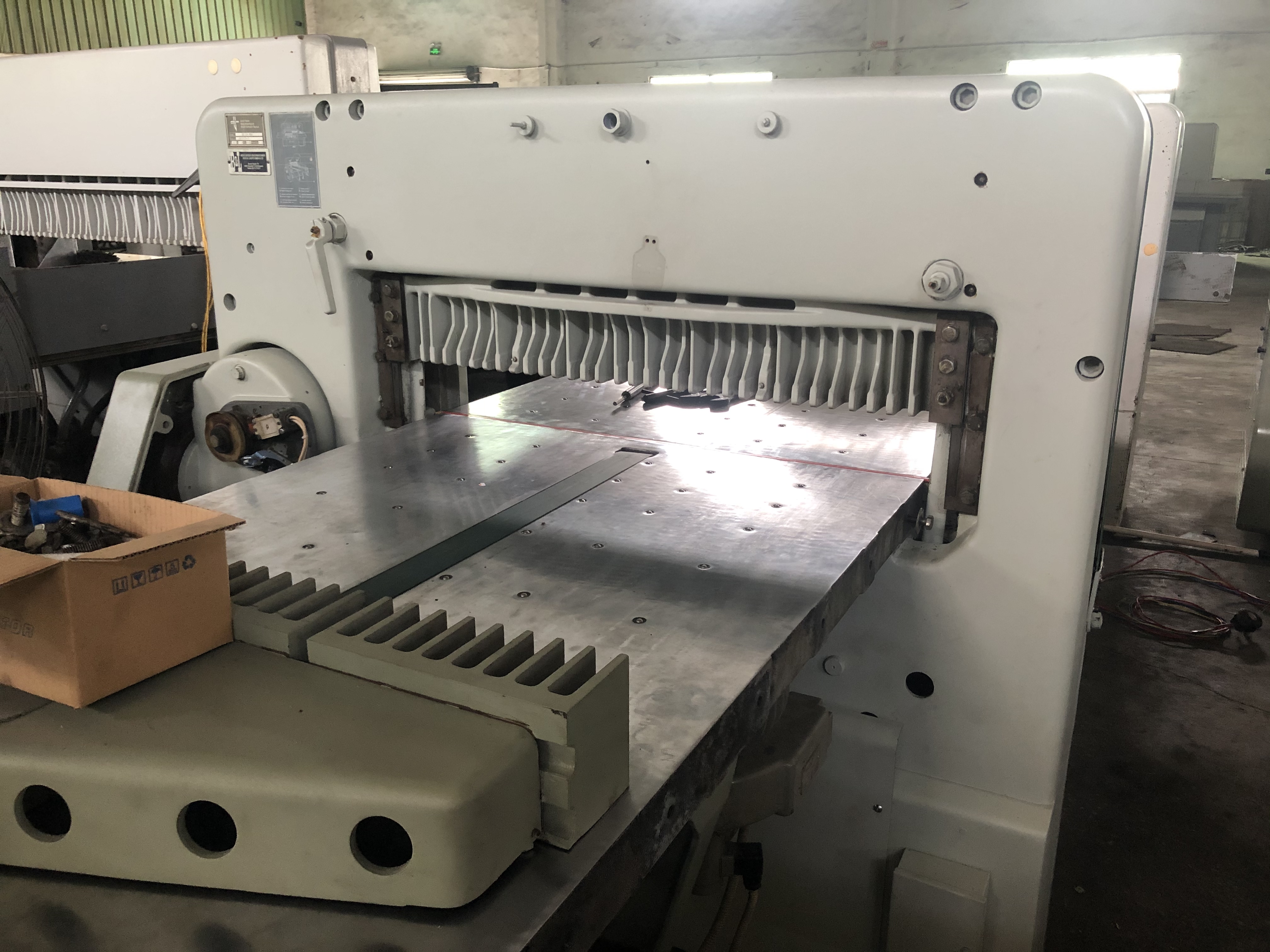 Printing Shops Paper Cutting Machine Polar Guillotine 920 Cutter for Precise Cuts