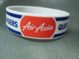 Quality Trade Show Promotional Items Giveaways Embossed Silicone Wristband Bracelet wholesale