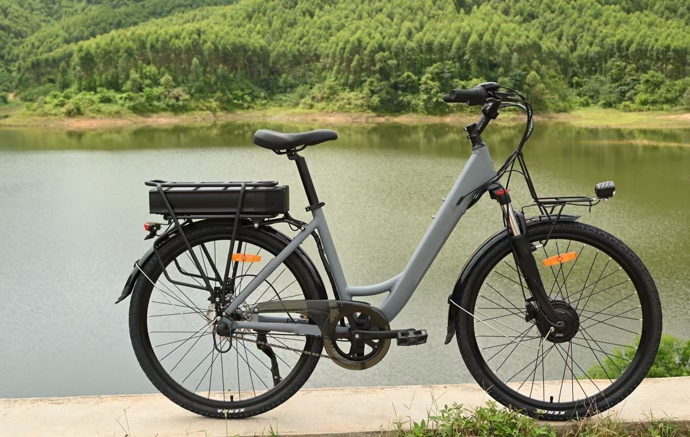 250W 48V Electric Road Bike 15.6Ah / 20.4Ah Lithium Battery Electric 26 Inch Bike