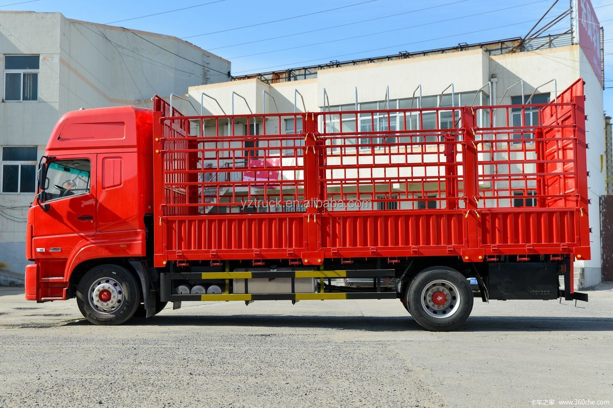 Excellent Performance Medium Fence Cargo Truck for Live Stocks and Poultry Transportation