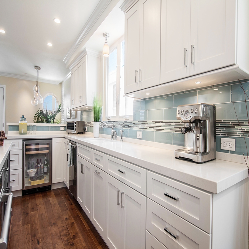 Custom Designed Quartz Kitchen Cabinet with Solid Wood Carcase and Lazy Susan Storage