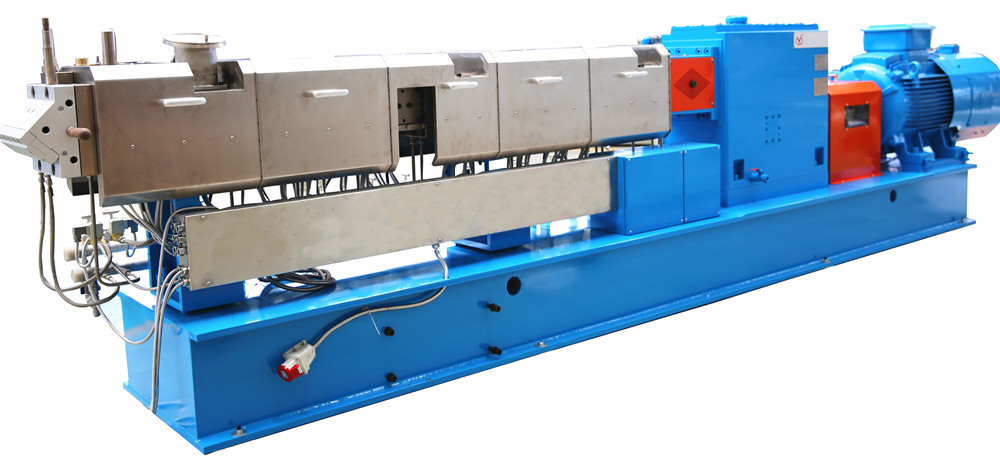 32 - 60 L / D Compounding Twin Screw Extruder Machine Torque Up To 13Nm / Cm3