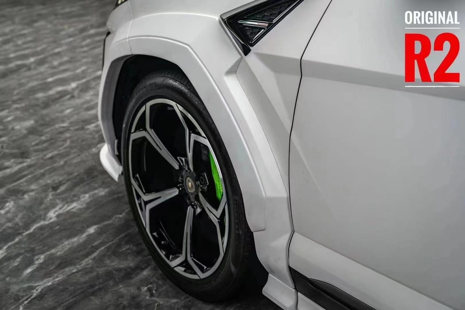Auto Parts for Lamborghini URUS Body Kit URUS Upgrades PRIOR Style Front Shovel Diffuser Spoiler Wide Body Kit