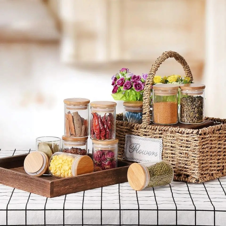ODM / OEM Customized Sleek Home Round Glass Storage Jar 8oz 26oz Food Storage Glass Jar With Airtight Bamboo Lid Elegant And Practical Design