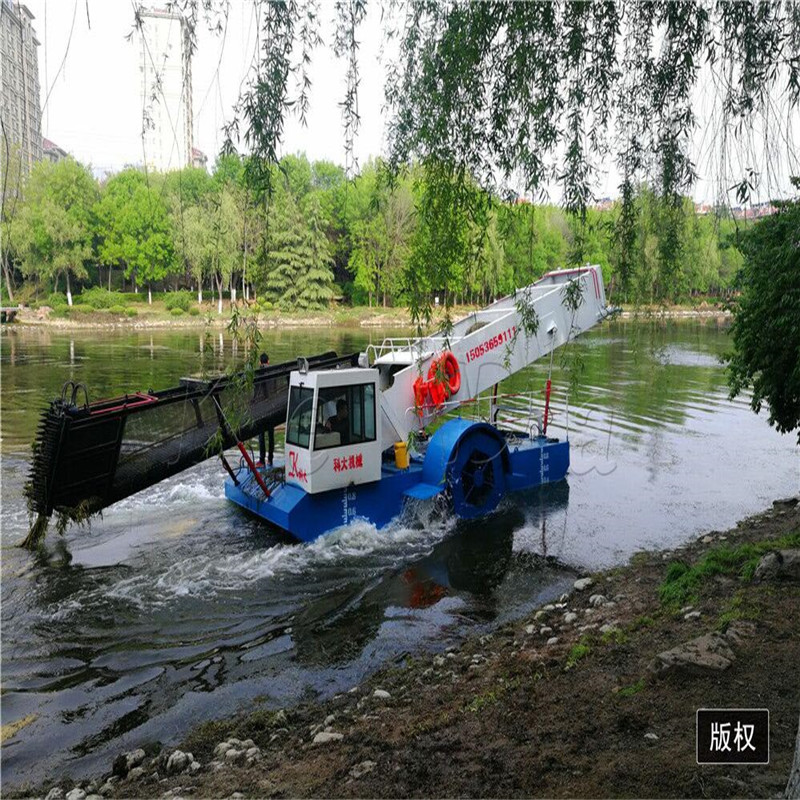 70KW Stainless Steel Aquatic Weed Boat Harvester With Storage Tipper Body For Water Weed Hunting