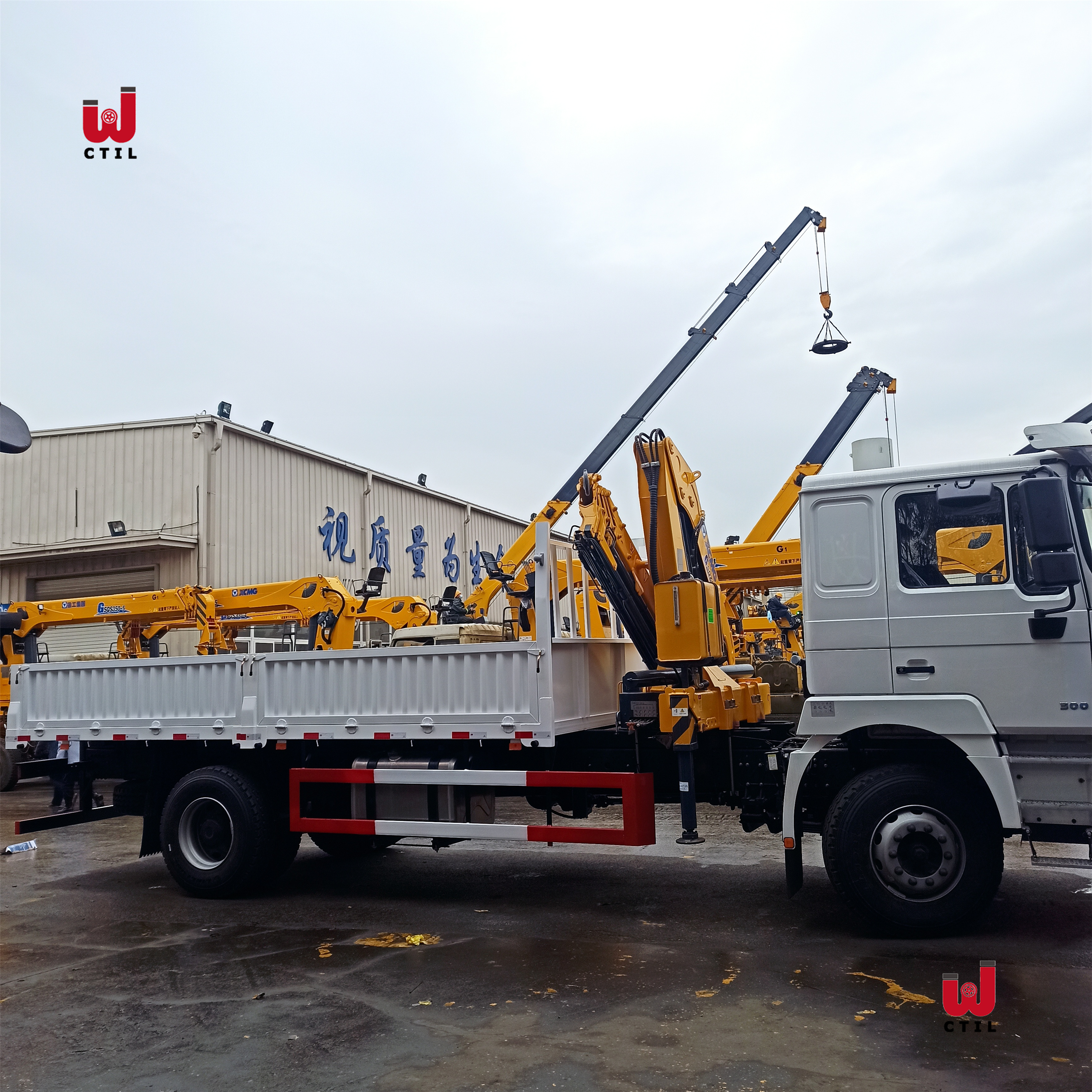 Truck with crane