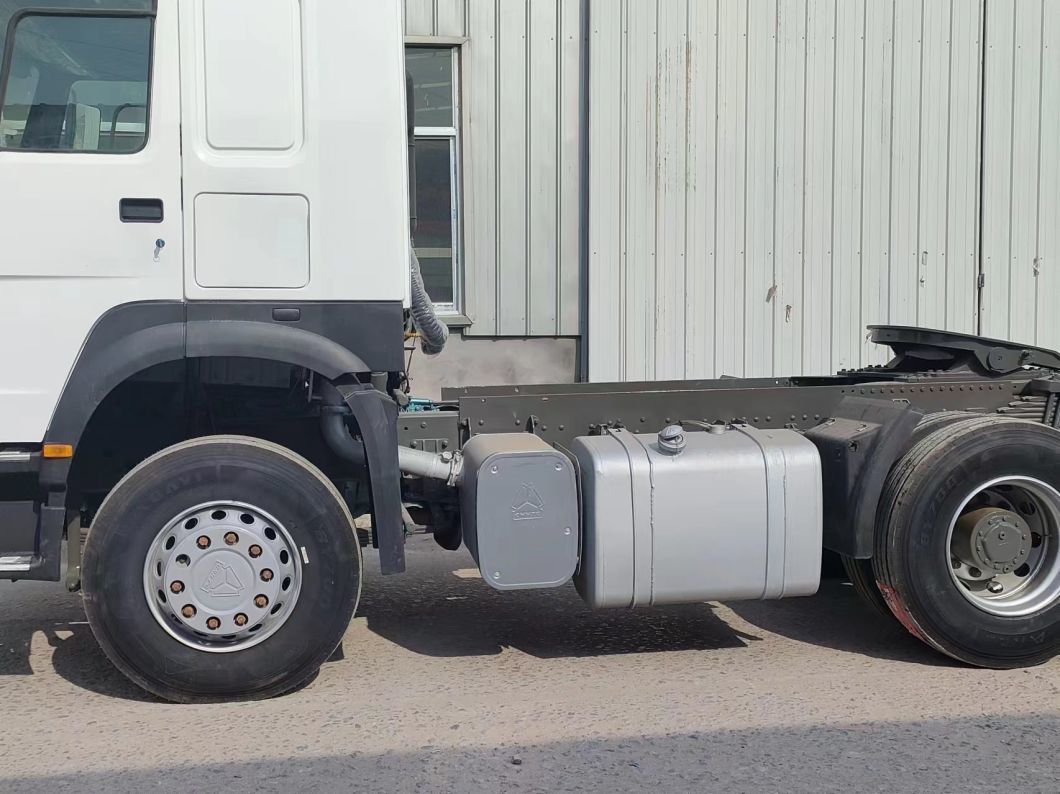 Excellent Performance HOWO 6*4 Tractor Truck 6*4 10wheels in Hot Sales