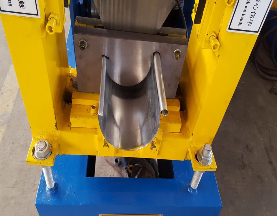 Galvanized Metal Water Tube /Pipe/Gutter Roll Forming Machine 10m/min with CE