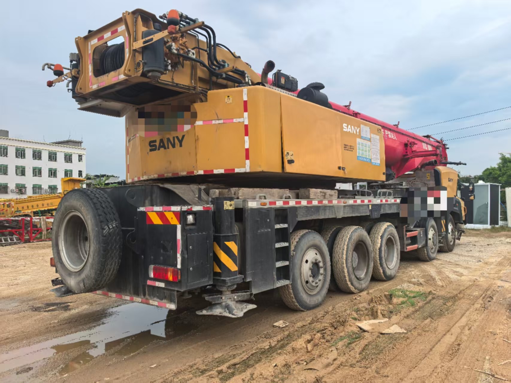 110 Tons Mobile Truck Crane with High Operating Efficiency and 73 Meters Max Working Height