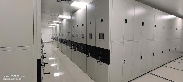 Grey Steel Moving File Cabinets With Safety Lock Adjustable Shelves 200 Lbs