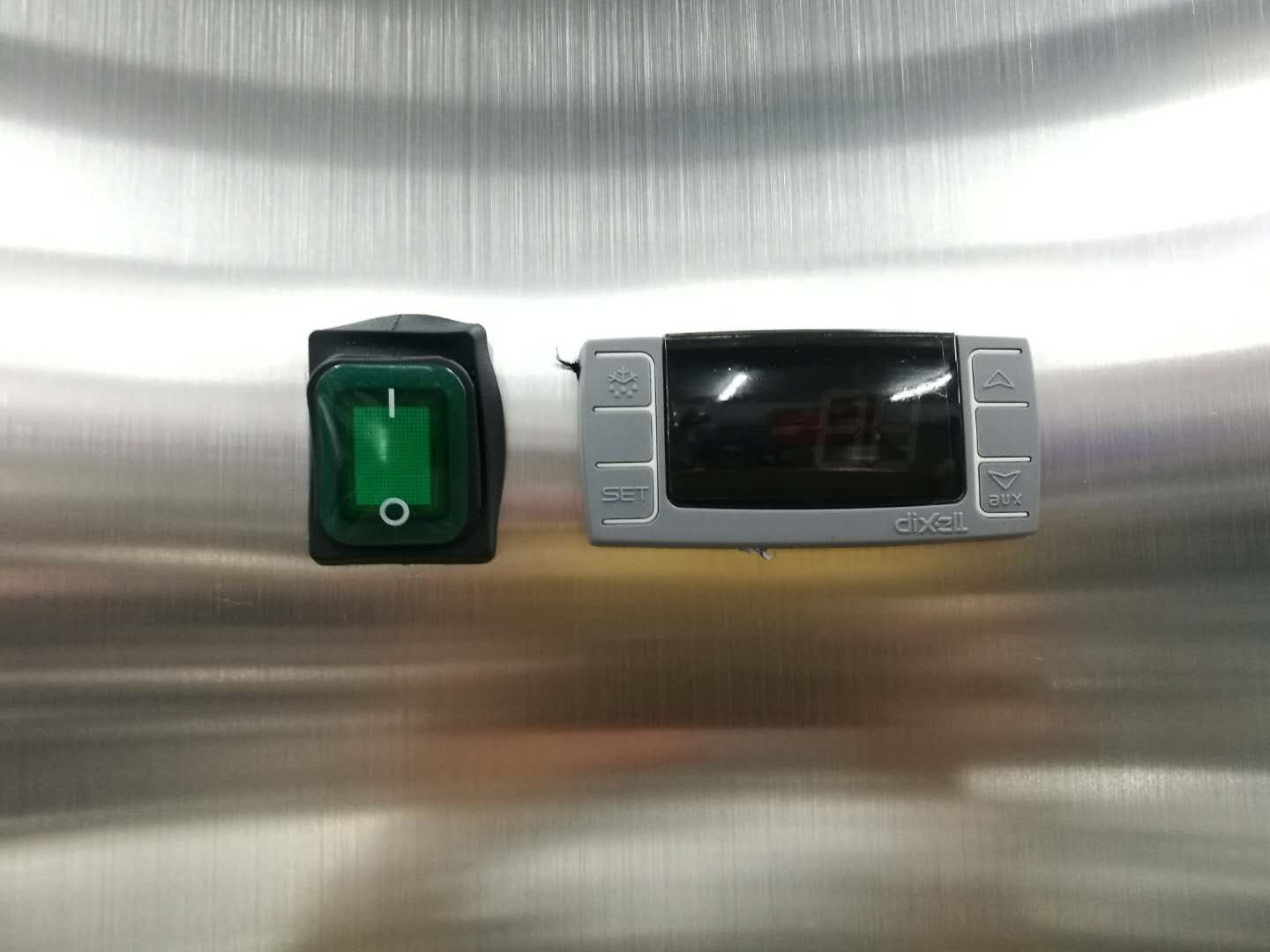 CE Approved Glass Door Reach-In Upright Chiller Imported Embraco Compressor Commercial Refrigerator Freezer