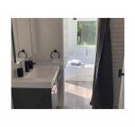 EU 40ft Modern Design Shipping Container House for Mall Featuring Aluminum Alloy
