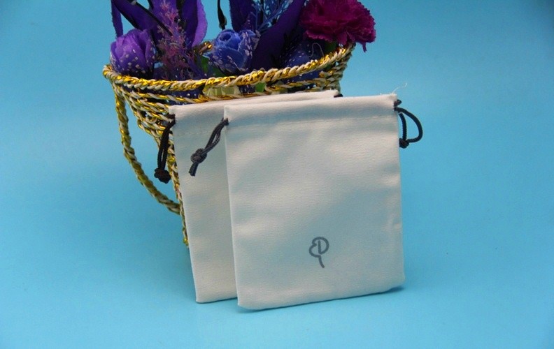 220g / M2 Both Sides Drawstring Jewelry Bag Plain 8 X 10cm Size Easy To Carry