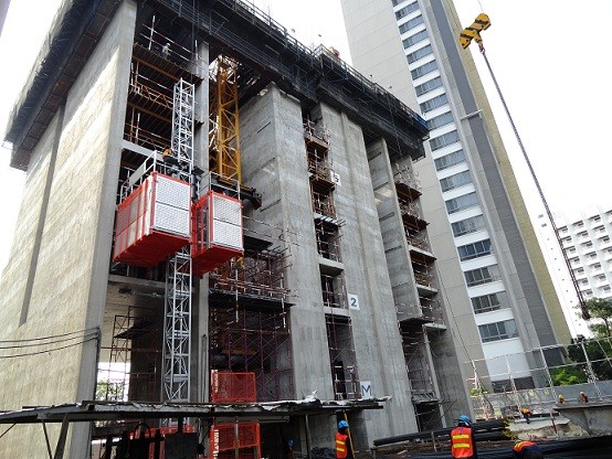Q345B Steel 2000kg Per Cart Construction Hoist Lift For Passenger Material