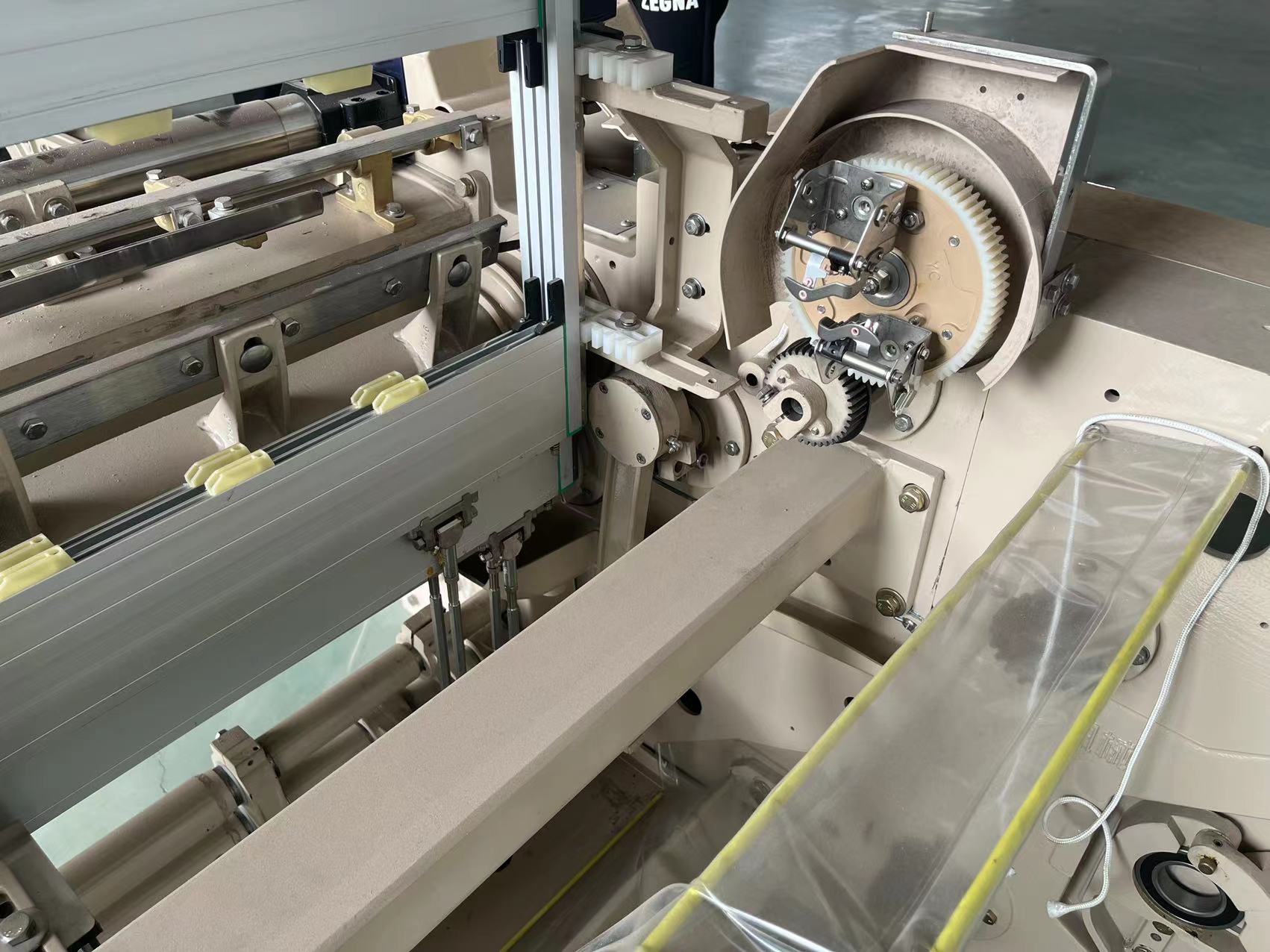 1200 RPM Fabric Weaving Machine Dobby Textile Types Of Shuttleless Looms