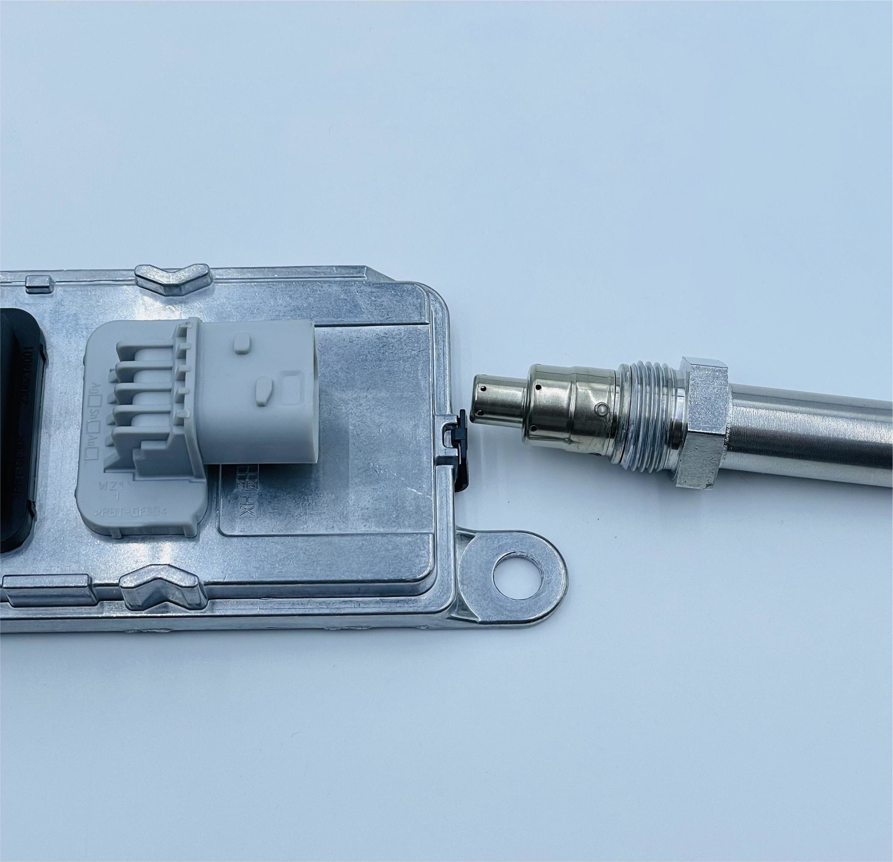 24V NOx Sensor For Cummins QSF OEM 4326867 5WK96754B 5WK96754C