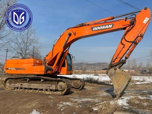 DX300 30 Ton Used Doosan Excavator With Optimal Fuel Consumption Hydraulic