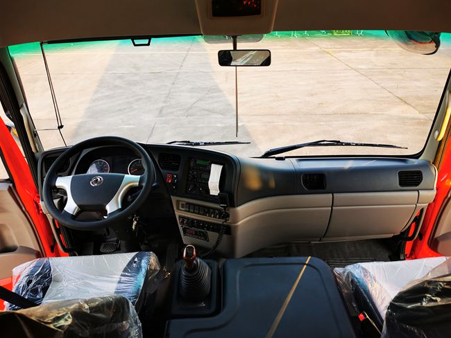 Max Torque 600/1400 N.m/r/min AWD 10-30 Seat 4x4 Mini Tourist Bus with Luxury Design