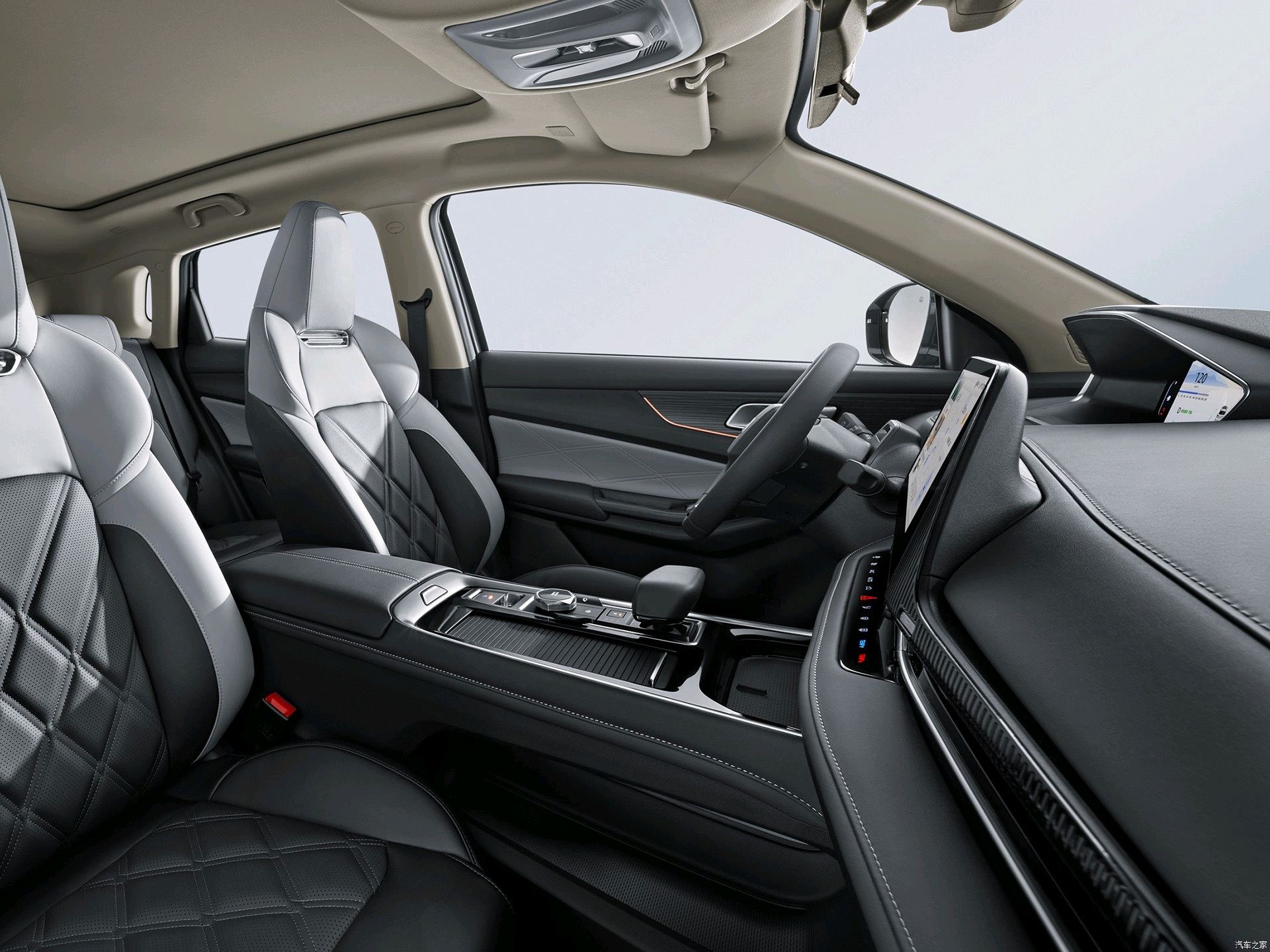 Plug-in Hybrid Electric Car Changan Qiyuan Q05 60 Pro 1.5L Fast Charging Compact Energy Vehicle Length * width * height