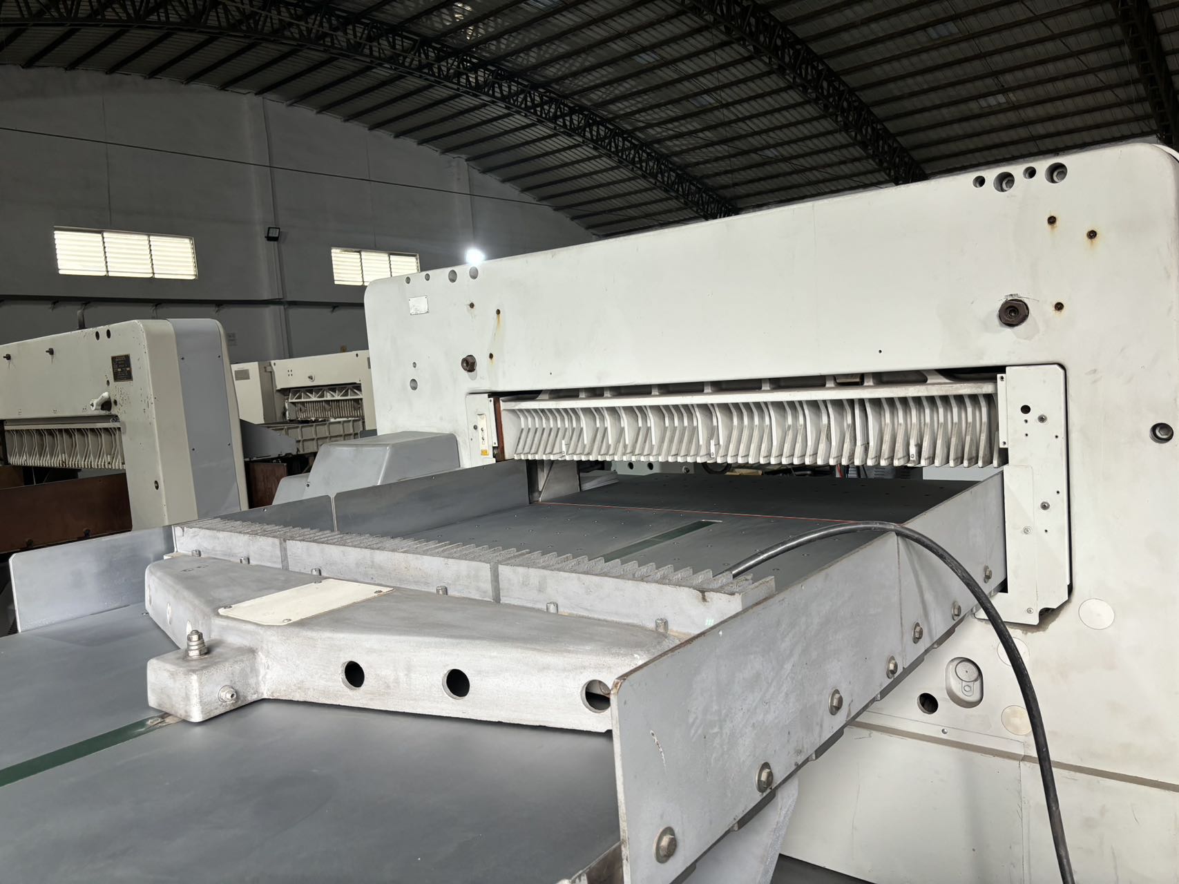 Highly Versatile Polar 155E Paper Cutting Machine Paper Guillotine Paper Cutting Machinery