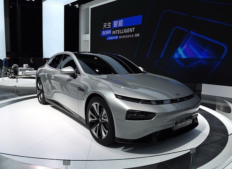 Intelligent Limousine Electric Car Xpeng P7 Nedc 2WD 4WD 480 586 670 706km Range