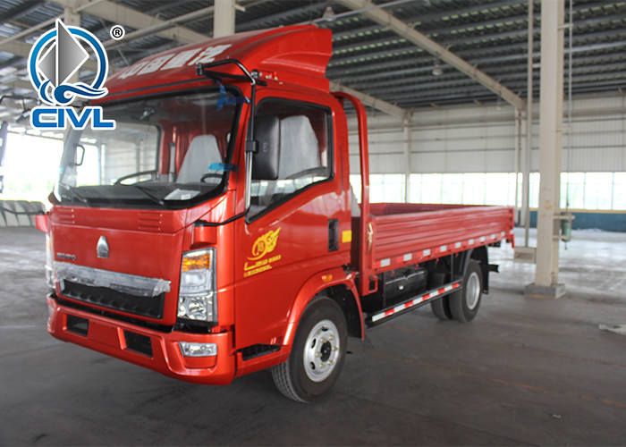 Sinotruk Howo 4X2 One Sleeper Light Duty Commercial Trucks / Mini Box Van Cargo Truck