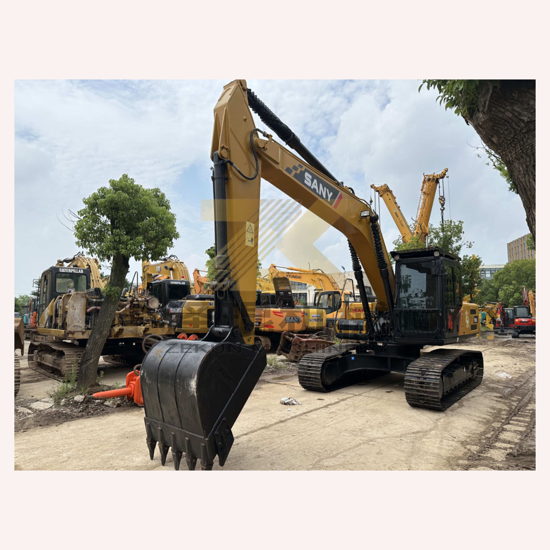 Used Sany SY215C Pro Digger 1.2m³ Bucket around 2000 Hours