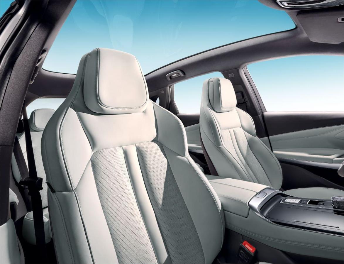 Fuel 100% Electric Aion LX Plus 180KM High Speed Five Door Five Seat SUV EV Vehicles