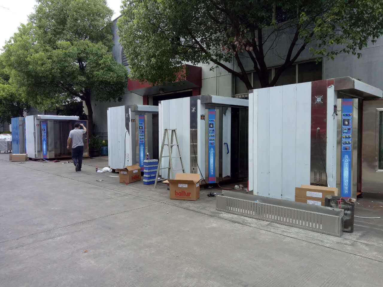 Electric Gas Diesel Oil 380V/220V 32 Trays Bakery Rotary Oven With Trays And Trollery