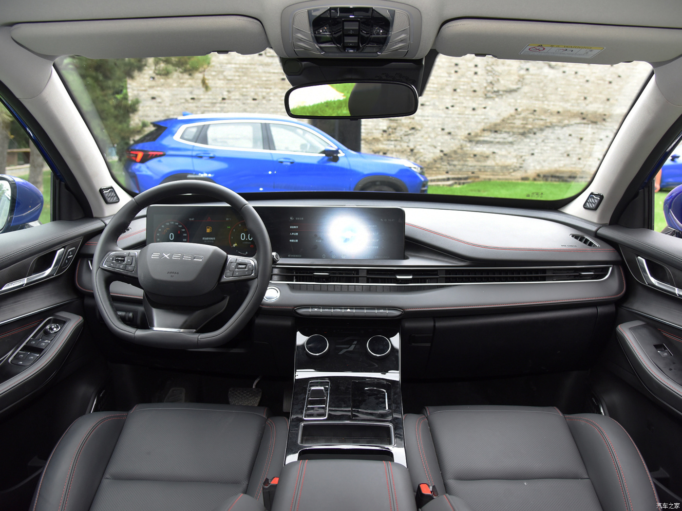 EXEED LX 2023 's Top-Selling 2.0T DCT0KM Gasoline SUV with Electric Rear Window and Fabric Seats