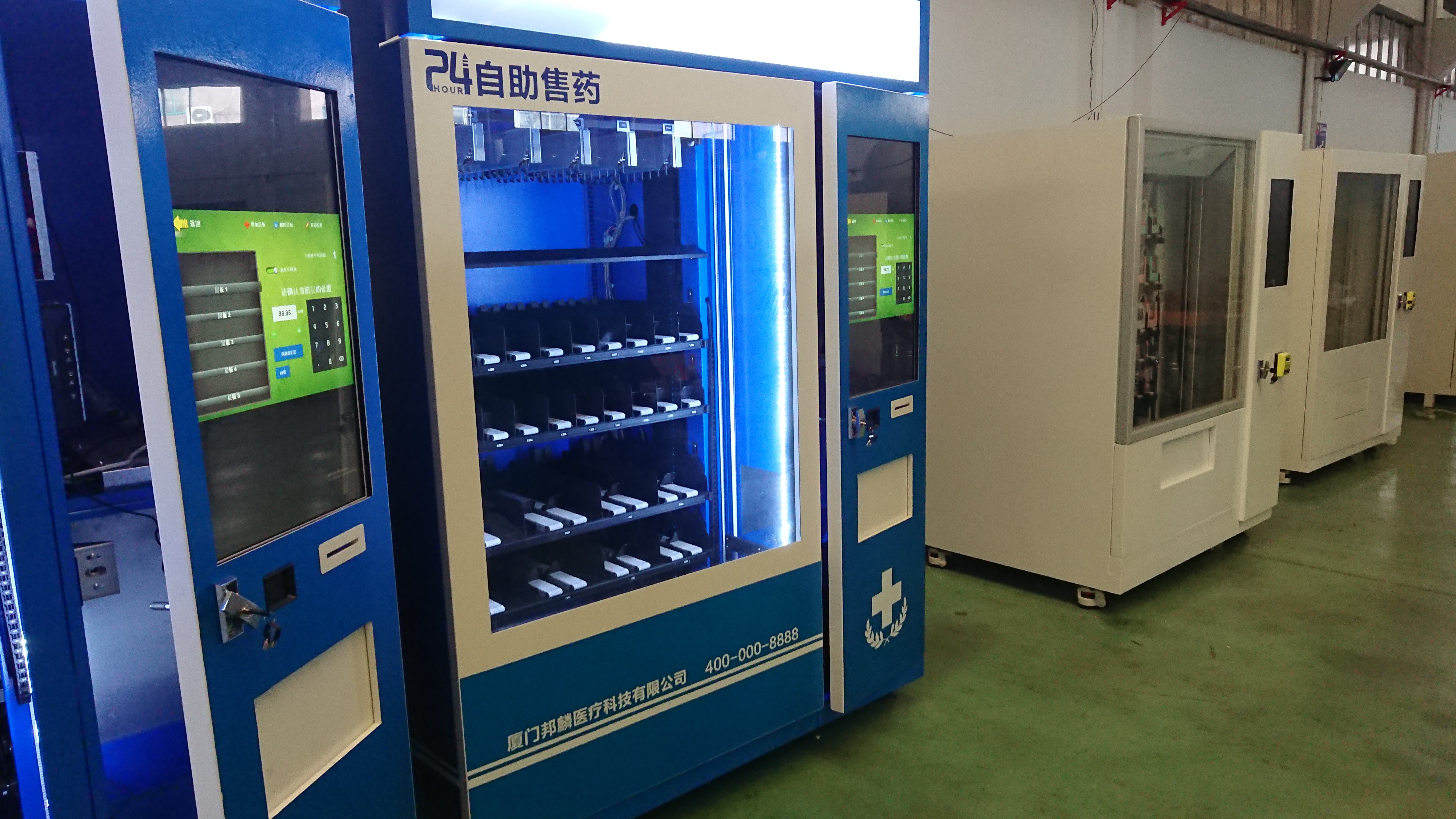 Winnsen Pharmacy Vending Machine , Combo Snack Vending Machine 22 Inch Touch Screen