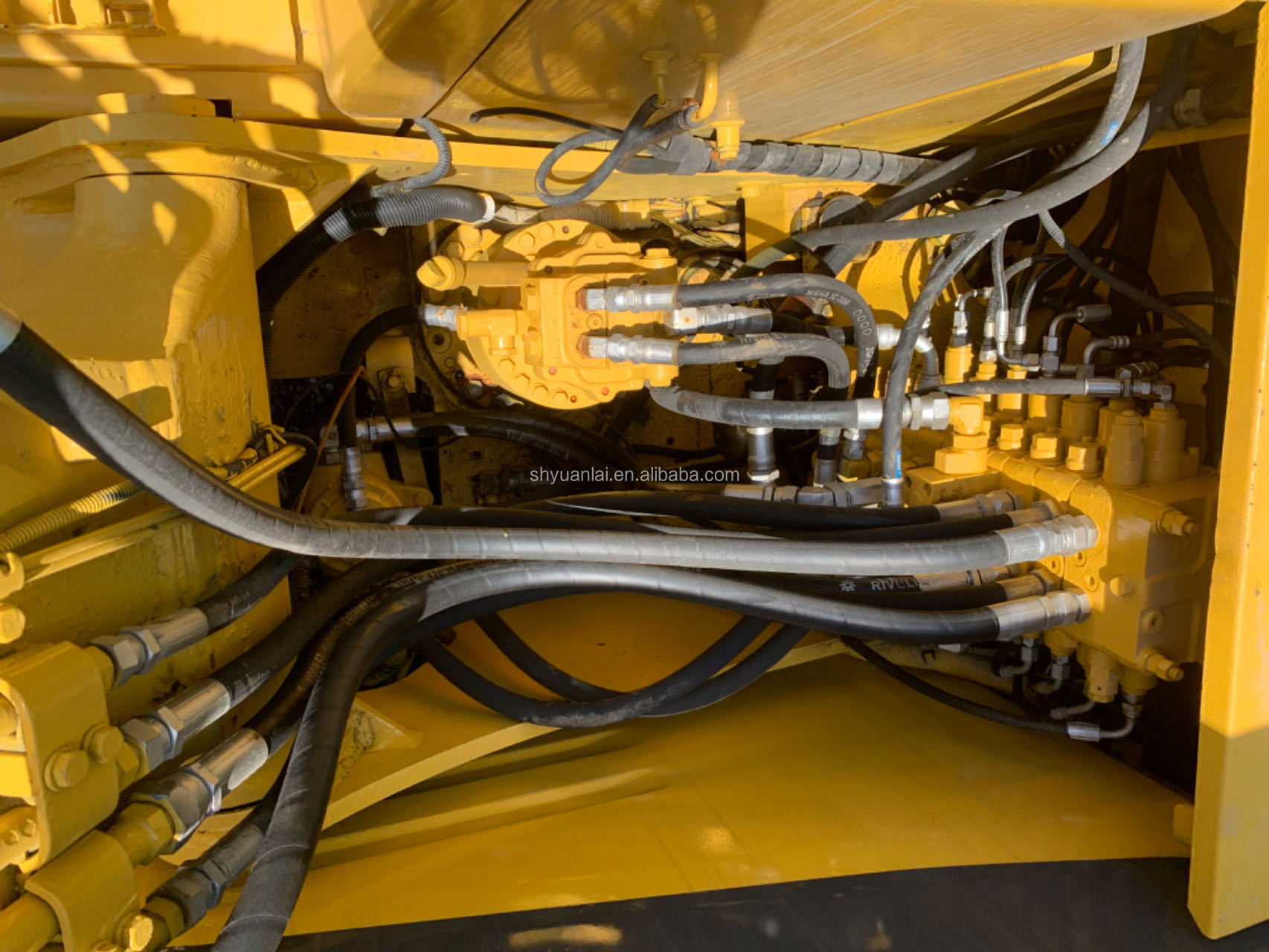 66KW Second Hand Komatsu PC130 Excavator with Fuel-Saving System and Working System