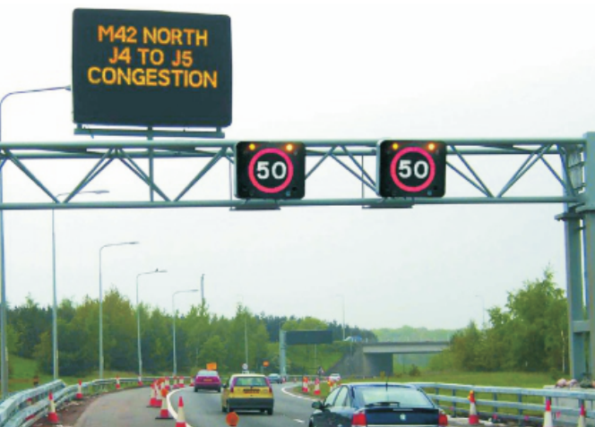 Traffic Road Arrow Message Guidance LED Sign Trailer 2.56x1.28m Vms Led Display