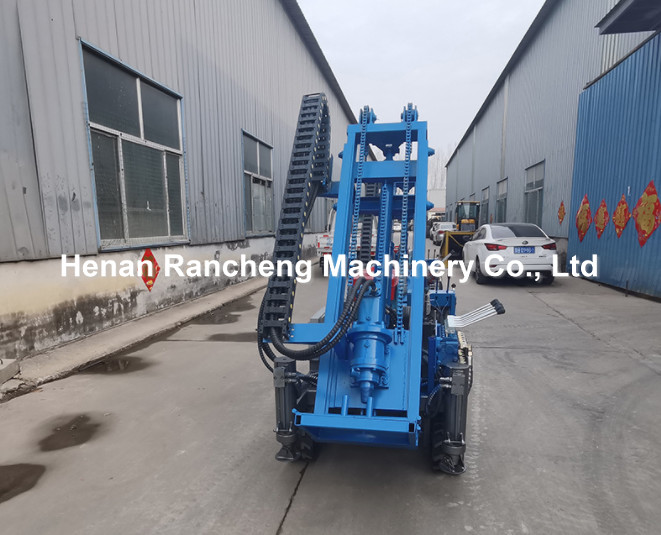 4 Hydraulic Legs 30m Deep Solar Pile Driver Equipment With 25HP Diesel Engine