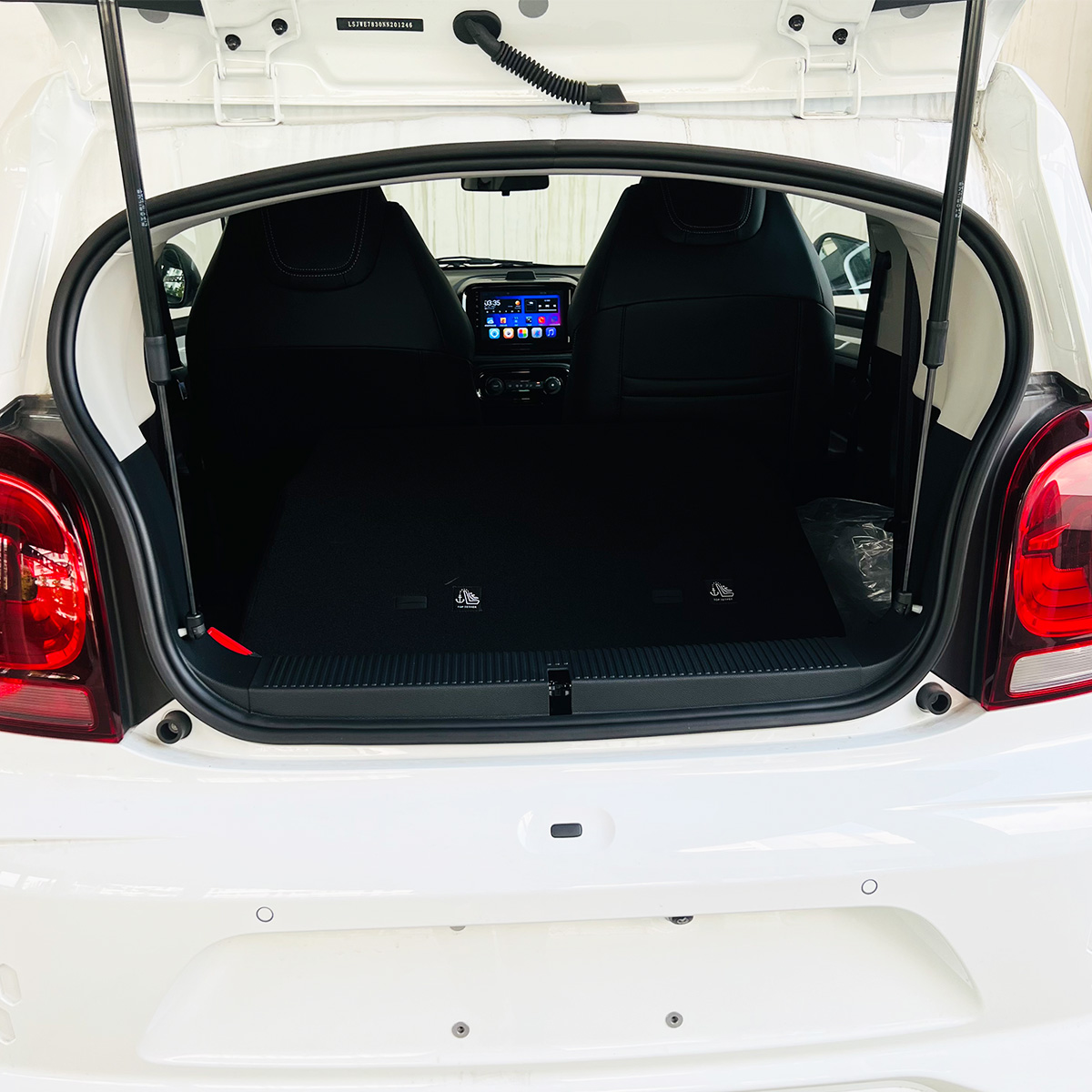 Front Suspension MacPhersan Type Independent Saic Roewe Clever Electric Mini Car for Adults 4 Seater Energy EV Vehicle