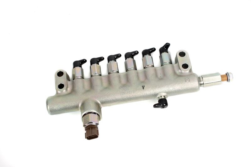 HITACHI EXCAVATOR ZX330-5A ZX330-3 6HK1 ISUZU ORIGINAL JAPAN COMMON RAIL ASSY 8-98152950-0