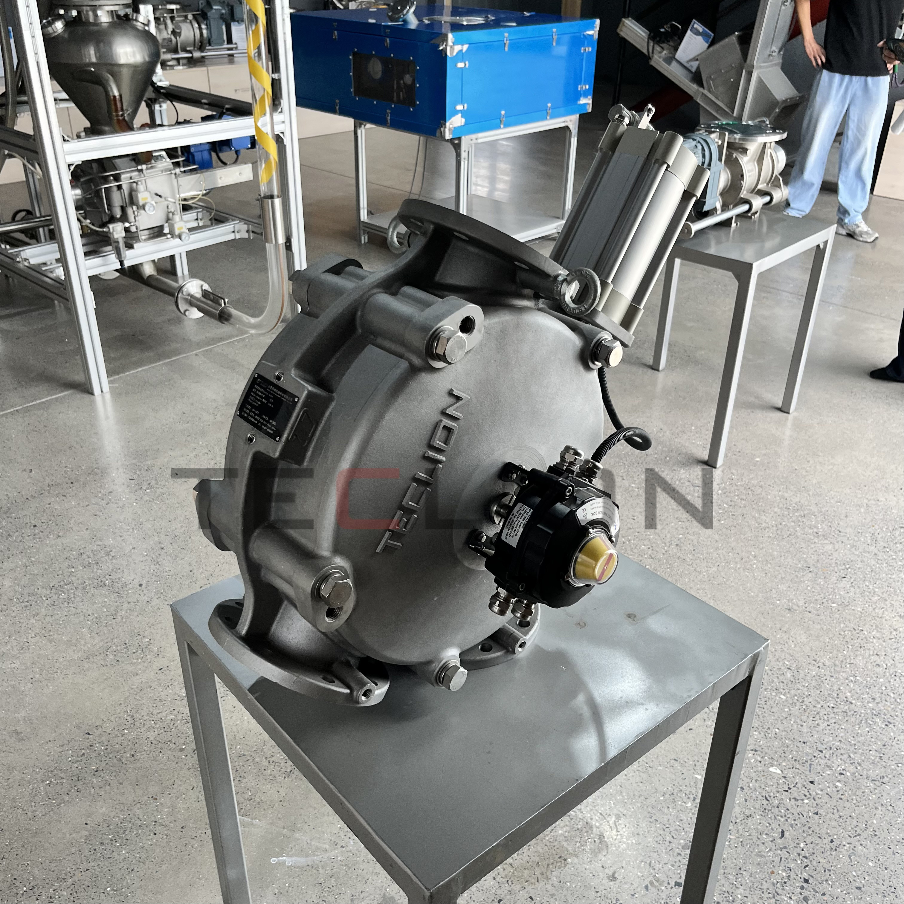 Precise switching, efficient transportation - Decrypt encrypted phase pipeline dual channel directional valve