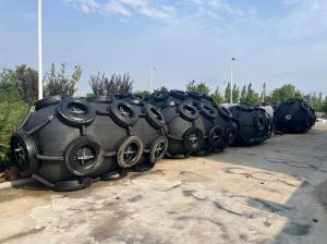 Quality Abrasion Resistance And Good Corrosion Resistance Pneumatic Dock Fender In Black Grey Color Stock wholesale