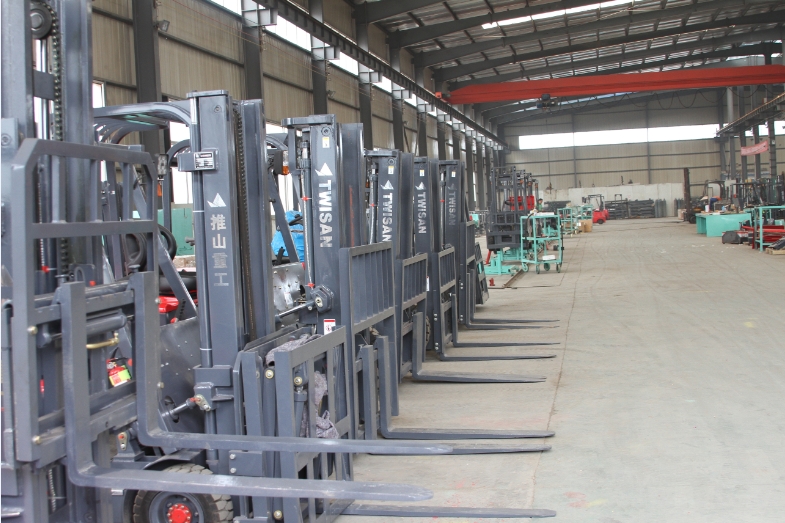 articulated equipment 3.0 ton lift with electric forklift brake master cylingder with ce