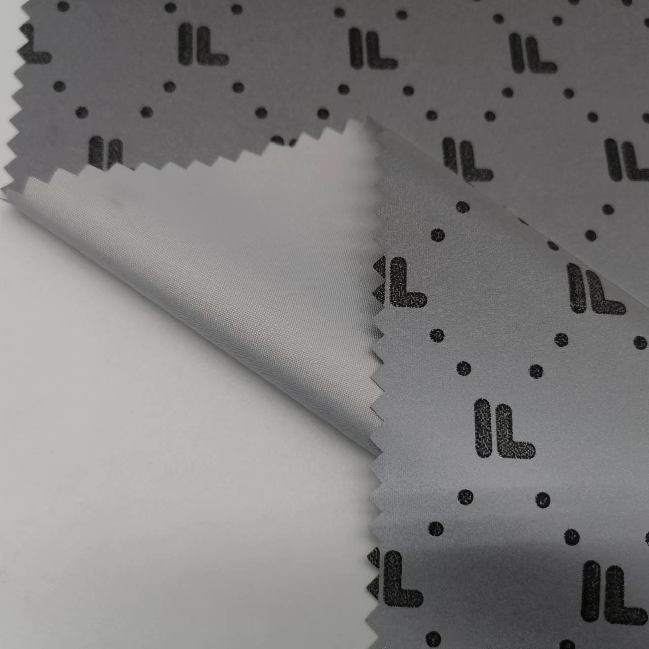 75Dx75D Printed 100 Polyester PU Coated Wind Breaker Fabric Waterproof