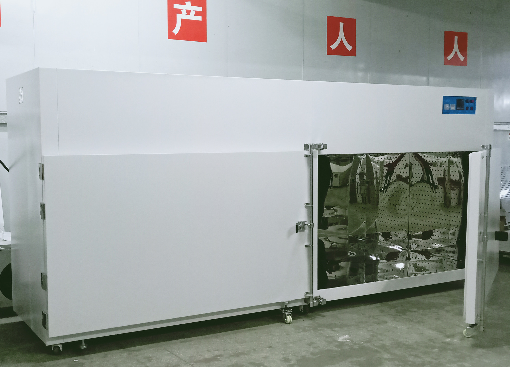 LIYI 4m Width High Temperature Laboratory Oven High Uniformity Metal Heat Treatment