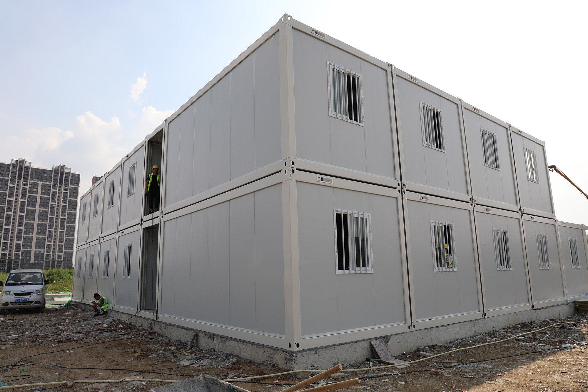 2024 Modern Steel Flat Pack Container House Pre-Construction Labor Dormitory Customizable Ready-Made Living Space