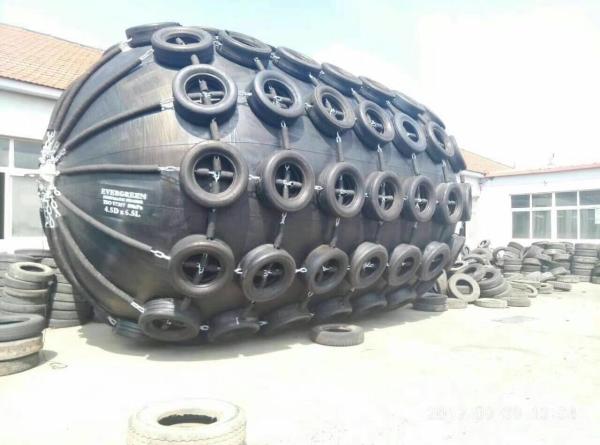 Yokohama Pneumatic Marine Inflatable Rubber Fender 4.5 Meters Diameter For Ship