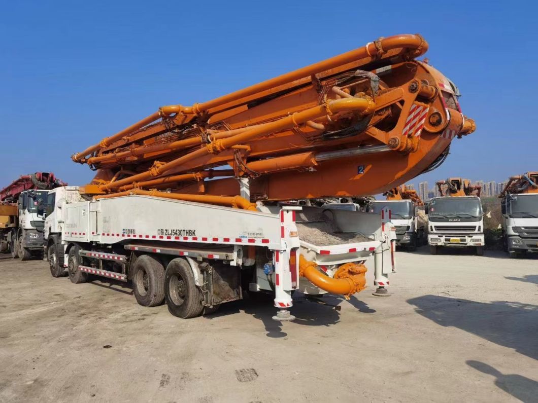 Construction Machinery Used Zoomlion 52 Meter Pump Truck